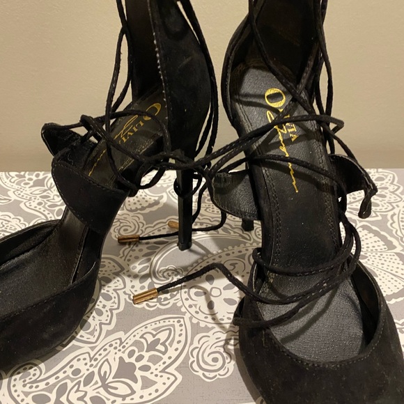Black Lace Up Closed Toe Heels - Picture 3 of 4
